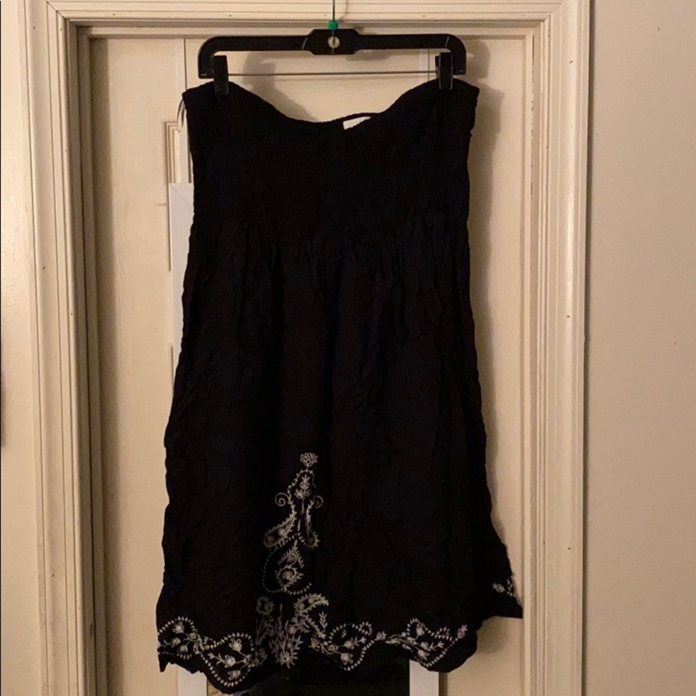 Black Sleeveless Dress